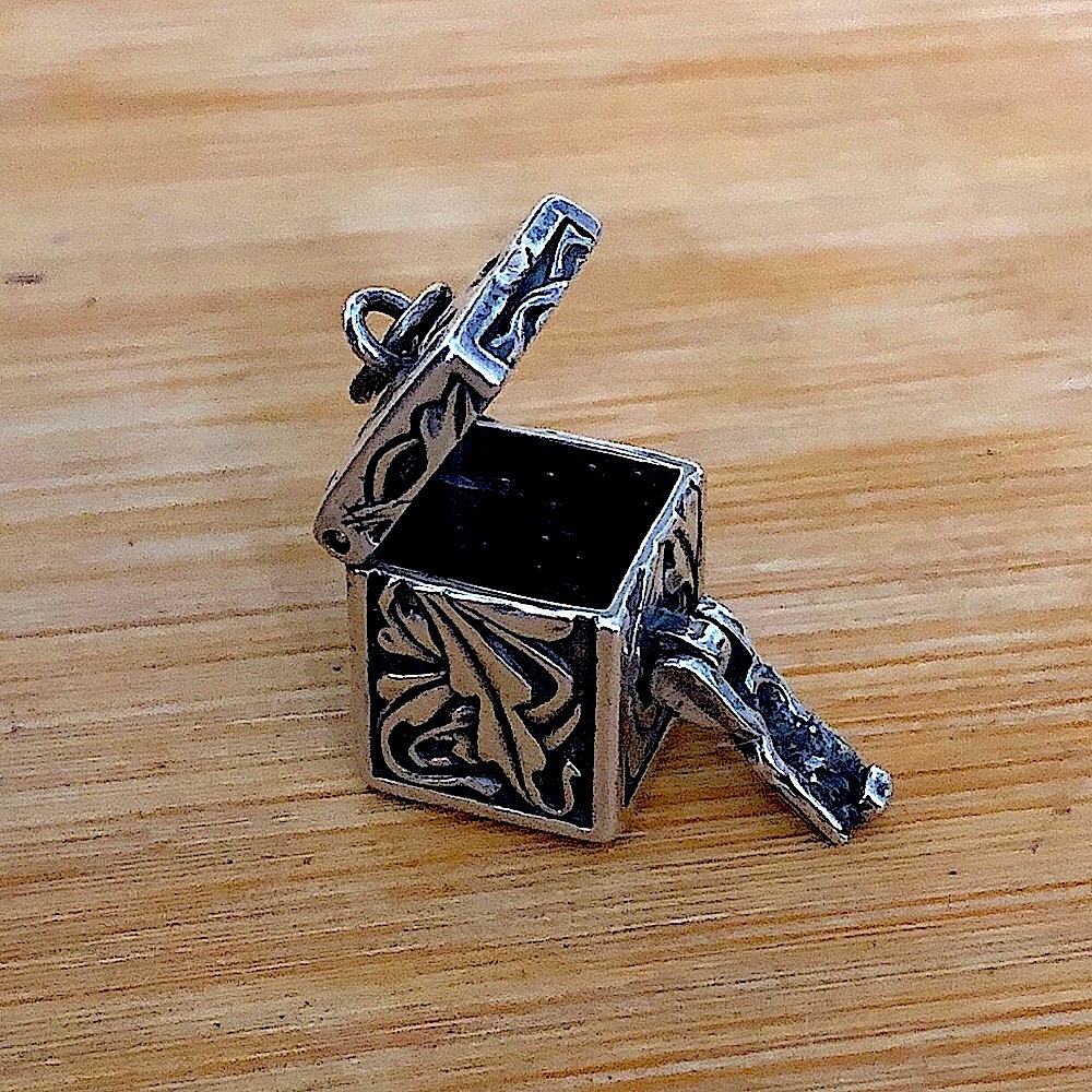 $68 Vintage Estate Keepsake Box/Prayer Box/Charm  Sterling Silver  Marked STER